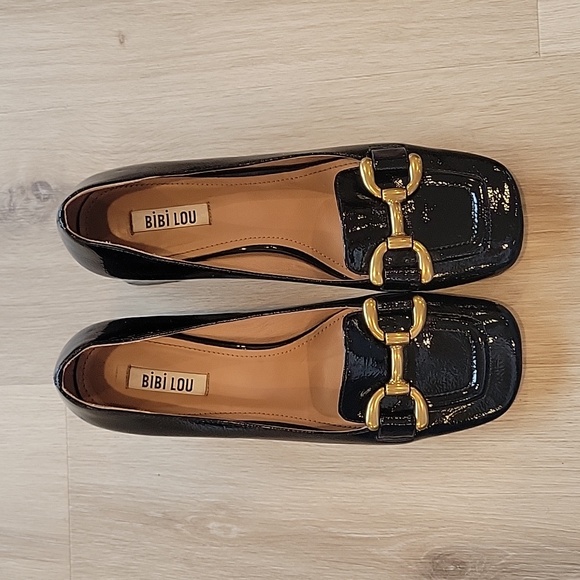 Bibi Lou Black Patent Leather Gold buckle detail Heels VGUC! Sz 8-8.5, 39 - Picture 3 of 7